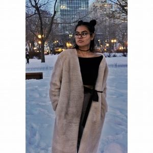 Meet your Posher, Yara